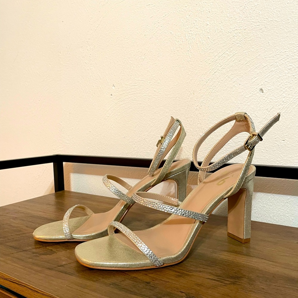 Gold metallic sandal heel